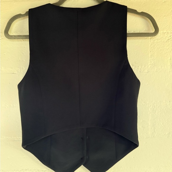 Wilfred Aritzia Deniro Vest - (Re)ssential - Picture 6 of 6